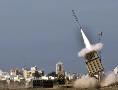 Πόλεμος στη Γάζα: Οι Ισραηλινοί απειλούν πλέον με εισβολή - 114 ρουκέτες εκτόξευσε η Χαμάς (βίντεο)